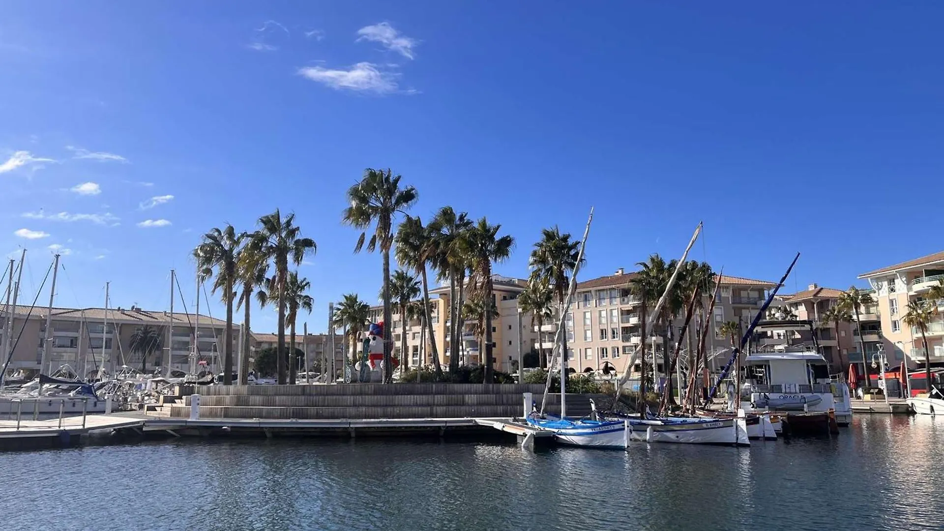Appartement Lumineux 2 Pieces, Terrasse Au Sud, Parking Prive A Frejus - Fr-1-226A-203 Apartment