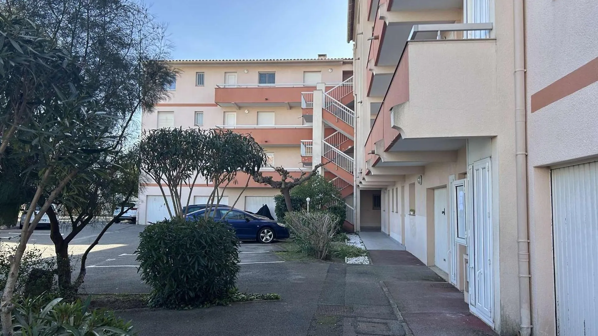Appartement Lumineux 2 Pieces, Terrasse Au Sud, Parking Prive A Frejus - Fr-1-226A-203 France